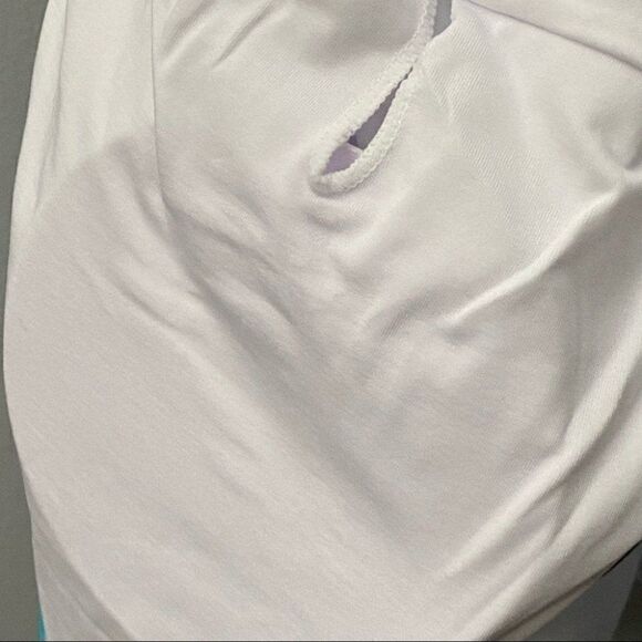 Tropical Floral Plunge Multi Way Swimsuit‎ - Picture 8 of 10